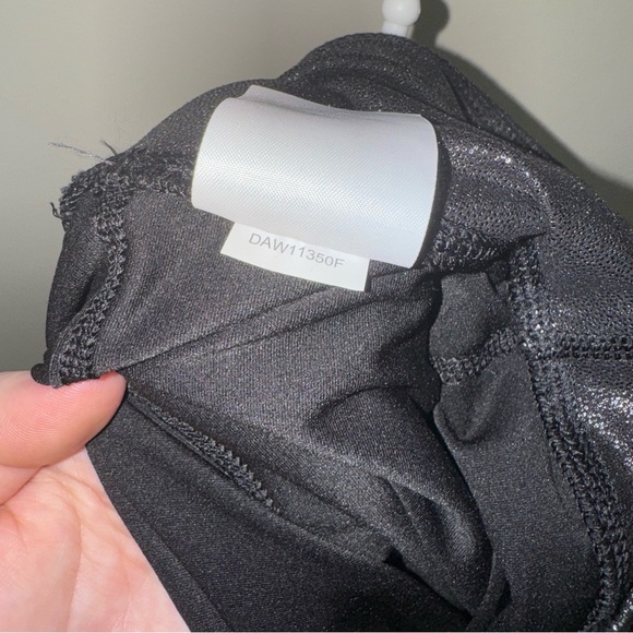 Women’s GapFit Sky High Rise Power Sine Black Shiney Leggings w Pockets Size XL - Picture 12 of 16